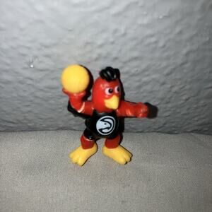 Nba Atlanta Hawks Harry the Hawk Mascot Kinder Joy Egg Toy Surprise *View Pics*